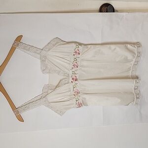 Vintage Slumber Suzy Cream Lace and‎ Embroidery Top size M